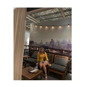 Meet your Posher, Trinh